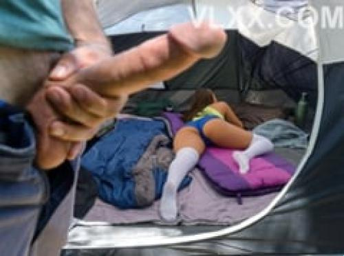 Andando al campo congiunto, il giovane ha scopato la moglie di sua moglie
