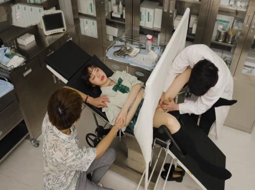아내를 부인과 검사로 보냈을 때 남성 의사를 만나십시오.