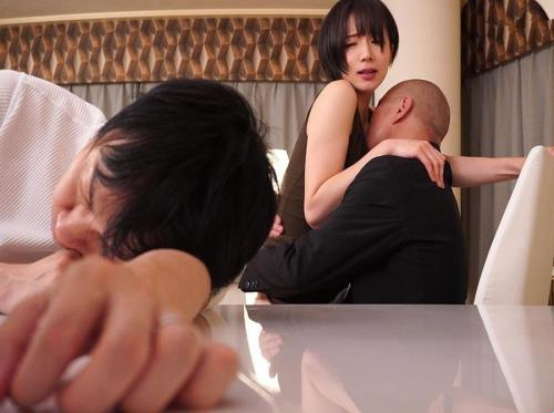 Chồng ơi em xin lỗi, nhưng đụ sếp của anh em thấy sướng quá